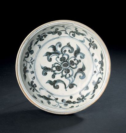 VIETNAM - XVIe siècle

Coupe en porcelaine...