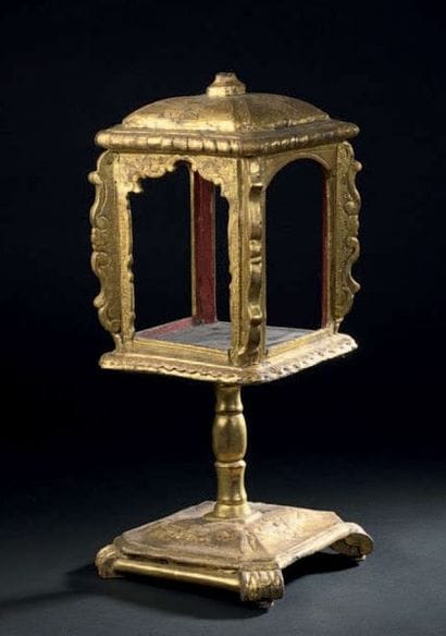 Ostensoir en bois sculpturé et doré, la cage...