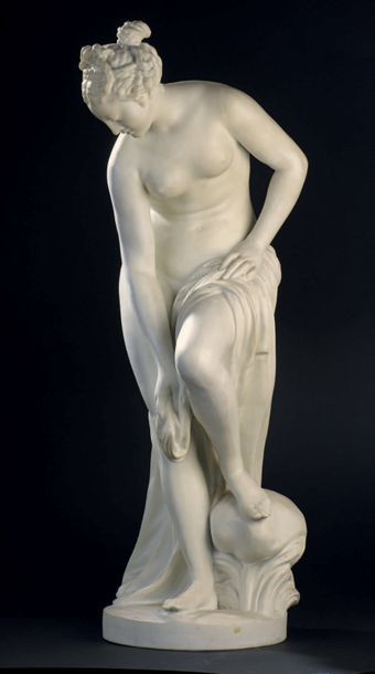 PARIS

Grande figure de baigneuse en biscuit...