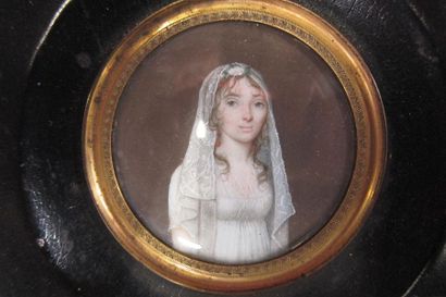 Jeune femme au voile de dentelle Miniature...