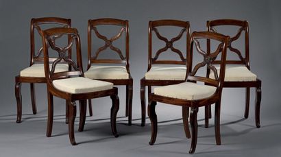 Suite de six chaises en acajou et placage...