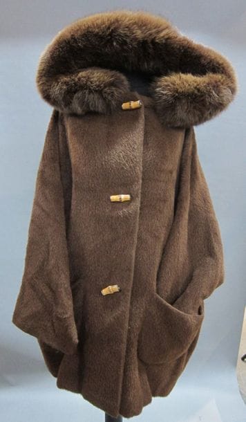 GUCCI collection Bamboo

Manteau en poil...