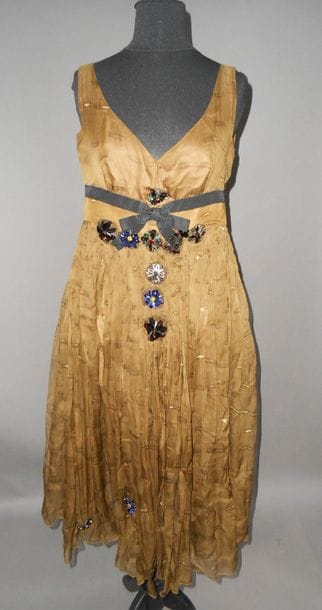 PRADA, Lot de deux robes : 

l'une en mousseline...