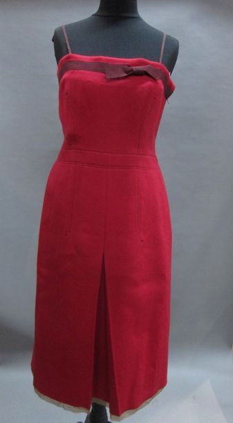 PRADA : Lot composé d'une superbe robe bustier...