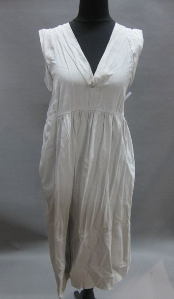 MARNI : Lot composé de 3 robes en coton de...
