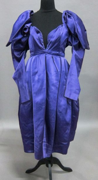 Anonyme, MARNI : Lot composé d'une robe en...