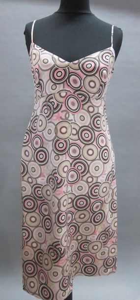 CHANEL : Robe en crêpe imprimée à motifs...