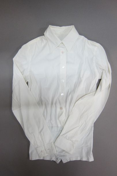 CHANEL : Chemise façon body en coton en élasthanne...