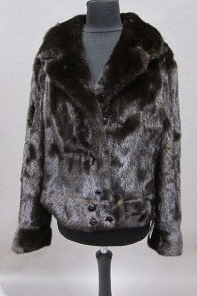 Léon VISSOT : Blouson en vison allongé, col...