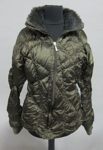 Blouson MONTCLER matelassé couleur bronze,...