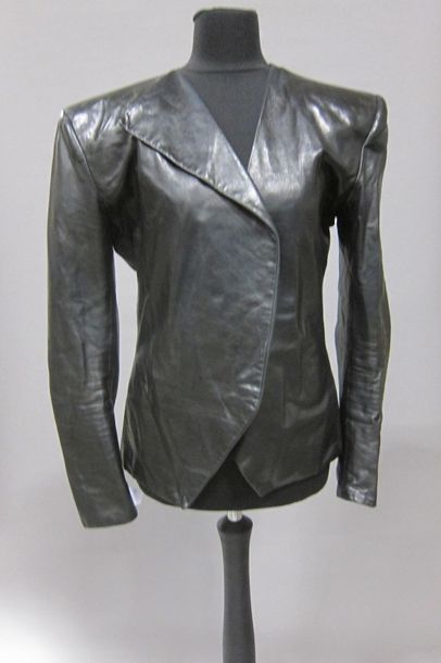 Yves SAINT LAURENT rive gauche : Lot composé...