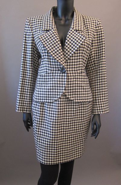 YVES SAINT-LAURENT RIVE GAUCHE, 

tailleur...