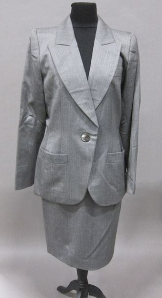 Yves SAINT-LAURENT Rive Gauche : Lot Composé...