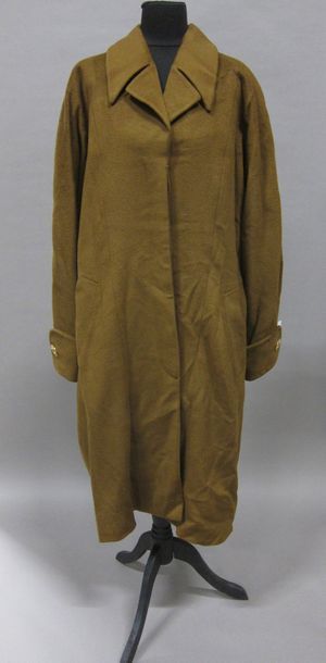 CHANEL Boutique : Manteau en cachemire marron,...