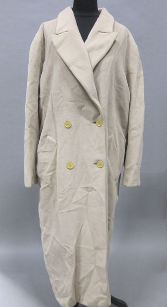 CELINE, MIU-MIU, CERRUTI 1881 

Lot composé...