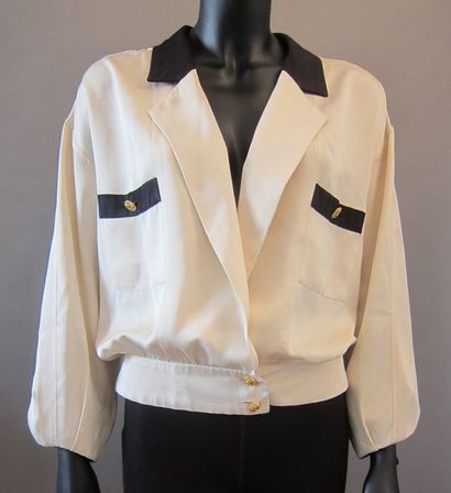 CHANEL Boutique
Bombers en soie écrue et...