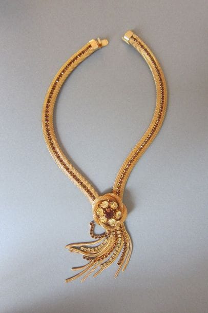 SCHIAPARELLI : Collier en maille rehaussé...