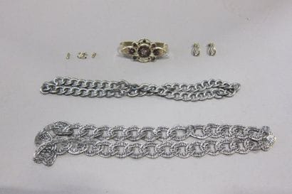 CHANEL, Anonyme : lot composé d'un ornement...
