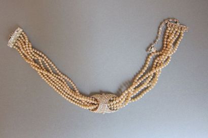 Anonyme : Lot en perles de cultures comprenant...