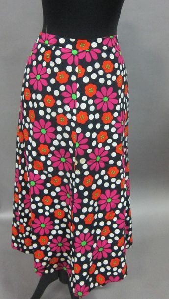 SAINT LAURENT RIVE GAUCHE : 

- Robe portefeuille...