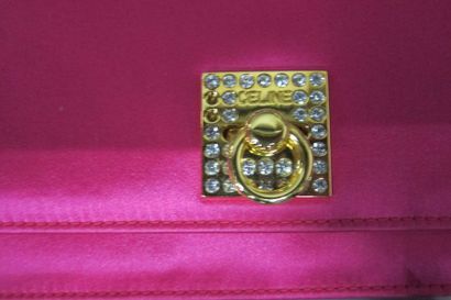 CELINE : Sac du soir en satin fuchsia, fermeture...