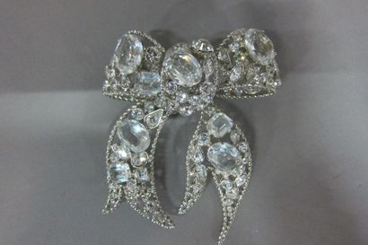SONIA RYKIEL : Broche en métal argenté formant...