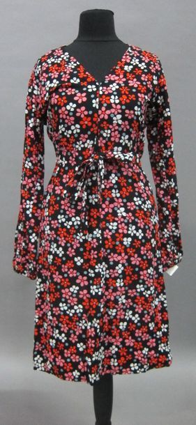 EMANUEL UNGARO PARALLELE : lot comprenant...