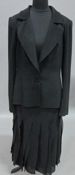 FORT LOT comprenant :

EMANUEL UNGARO PARALLELE...