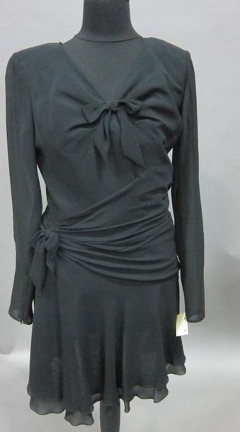 FORT LOT comprenant :

EMANUEL UNGARO PARALLELE...