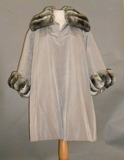 CHRISTIAN DIOR PARIS
Pelisse grise avec col...