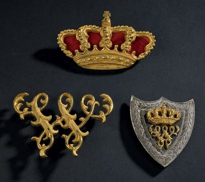 Ensemble comprenant:
- Trois éléments de...