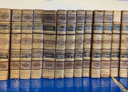 V28 VOLTAIRE
Œuvres complètes. Paris, Werdet...