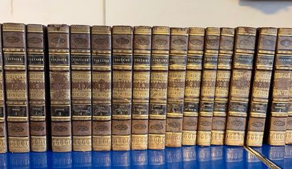 V28 VOLTAIRE
Œuvres complètes. Paris, Werdet...
