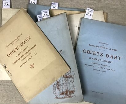 D12 Ensemble de catalogues de vente: Objets...