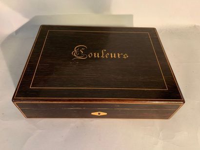 J12 Coffret de peintre en palissandre marqueté...