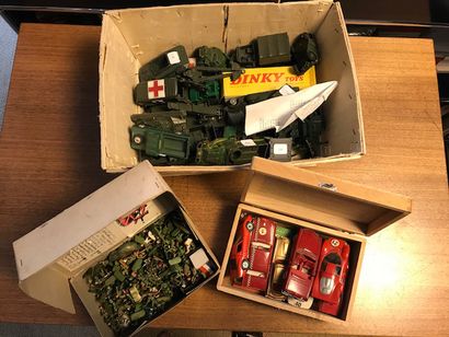 J36 Ensemble de voitures, comprenant: Dinky...