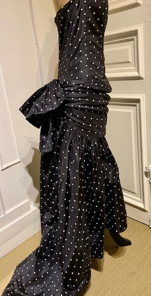 M3 ANGELO TARLAZZI, Paris
Robe bustier, en...