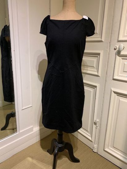 M4 DIANE VON FURSTENBERG, Paris
Deux robes...