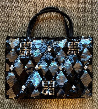 A4 GIVENCHY, lot: - sac du soir à deux petites...