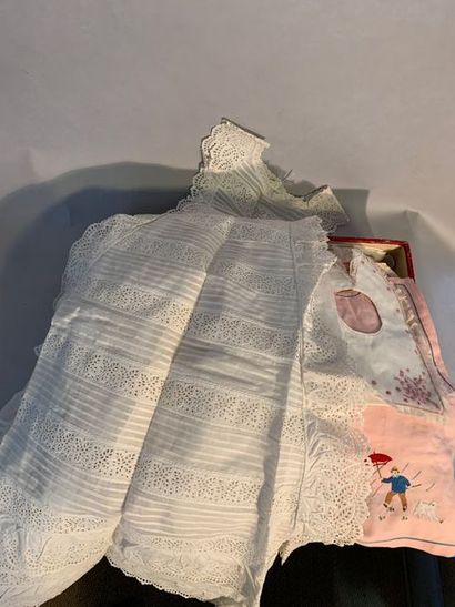L2 Ensemble de linge d'enfant comprenant:...
