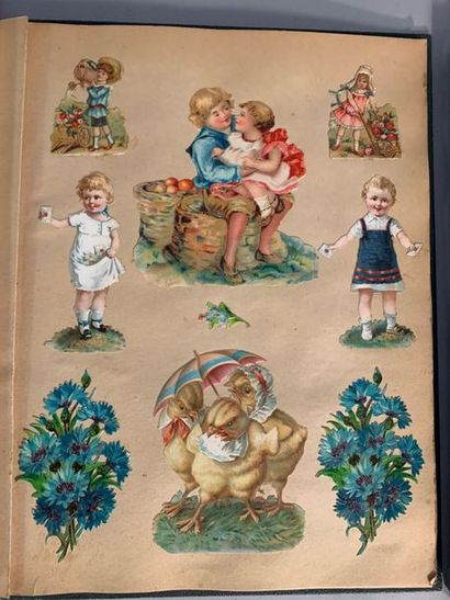 CP15 Deux albums de chromolithographies contenant...