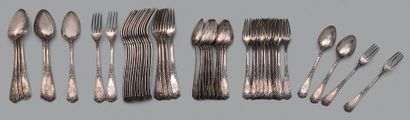Partie de ménagère de couverts en argent...