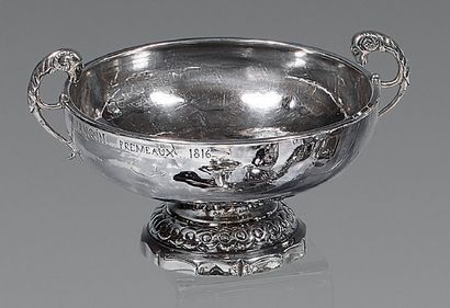 Coupe de mariage en argent (950), posant...