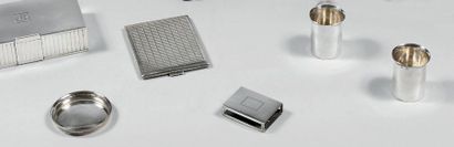 Hermès. Paris

Ensemble en argent comprenant...