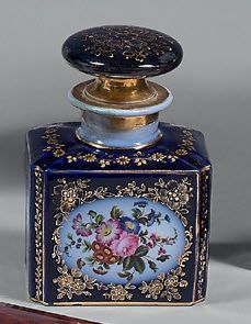 Ensemble composé de: une coupe baguier sur...