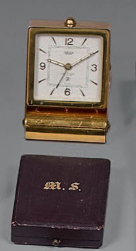 JAEGER LECOULTRE

Réveil de voyage en métal...