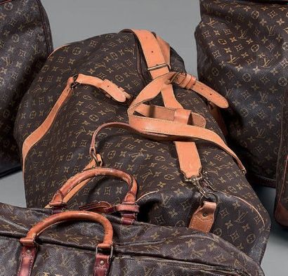LOUIS VUITTON

Sac de voyage modèle Keepal,...