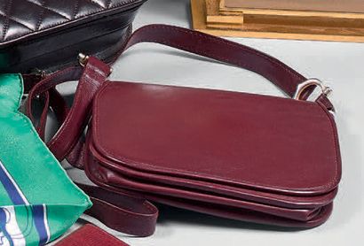 CARTIER Paris

Petit sac en bandoulière en...