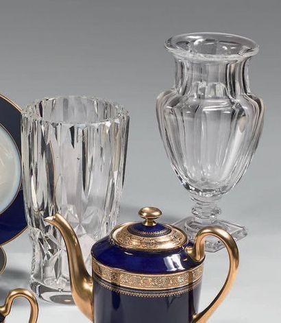 BACCARAT

Vase en cristal balustre à pans...