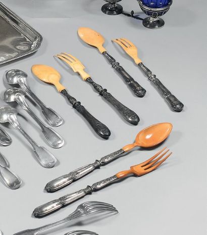 Couverts à salade, différents modèles, les...